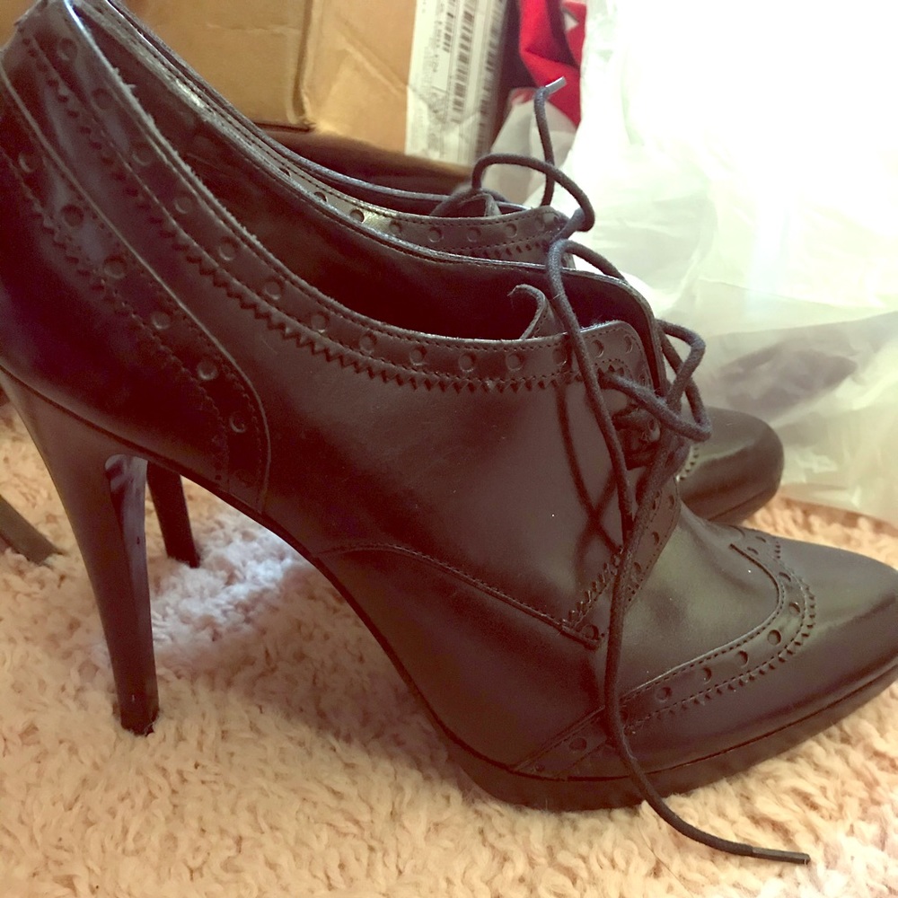 BCBG oxford heels